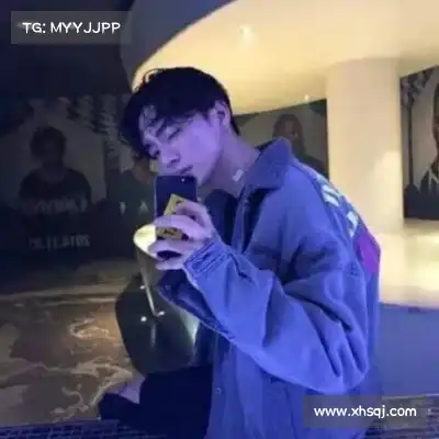 薄霜凤